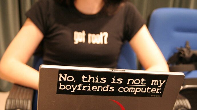 Not_boyfriends_computer-940x529